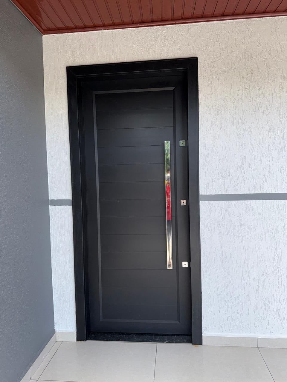 Porta de Entrada em Alumínio