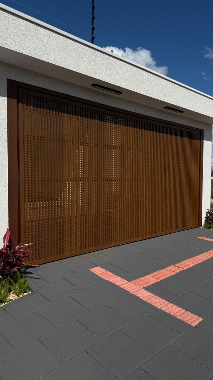 Portão de Alumínio com Furos